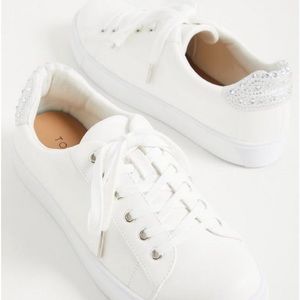 NWT Torrid White Leather Fashion Sneaker size 10.5ww with rhinestones